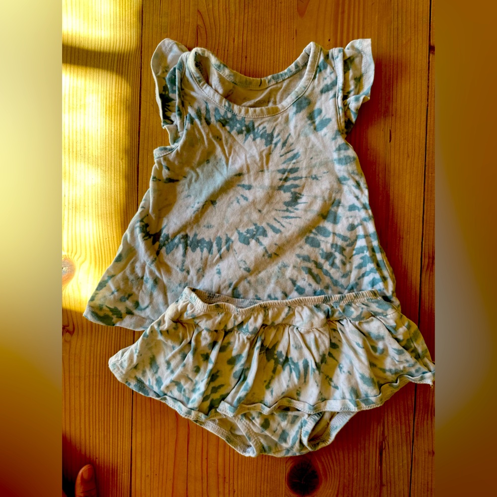 Grayson blue tie-dyed ruffle tank and skorts matching set